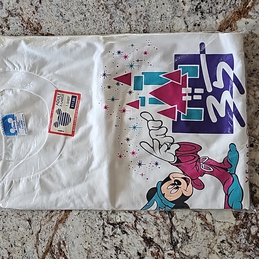 Vintage Disneyland 35th anniversary short sleeve t-shirt